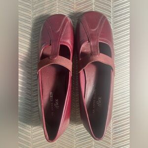 CLEARANCE - ANY 2 PAIRS OF SHOES $35 Anne Kline Barcelona Size 6 M